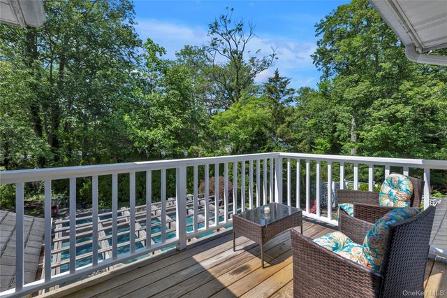 21 Martha Court, Centerport, NY 11721