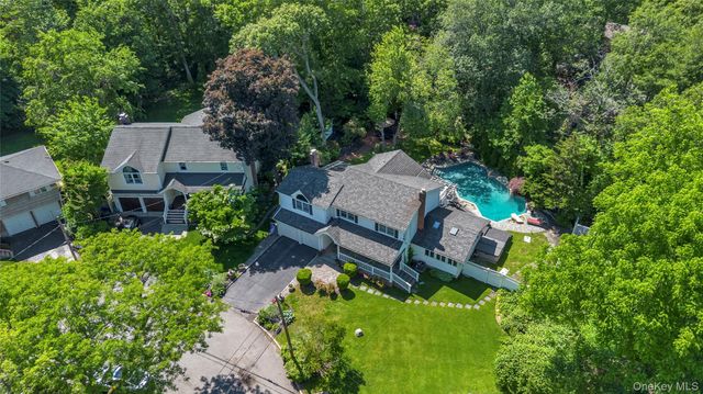 21 Martha Court, Centerport, NY 11721
