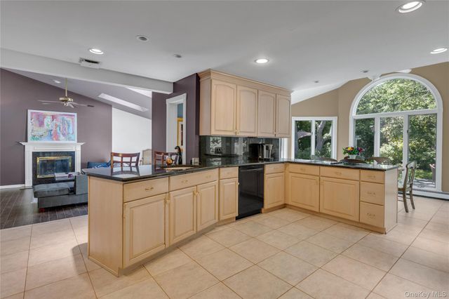 21 Martha Court, Centerport, NY 11721