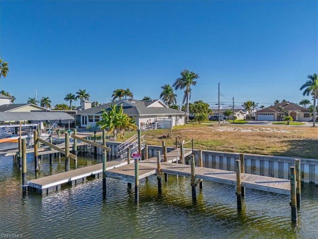 18164 Cutlass DR, Fort Myers Beach, FL 33931