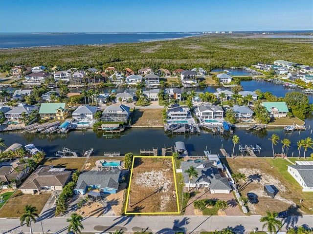 18164 Cutlass DR, Fort Myers Beach, FL 33931