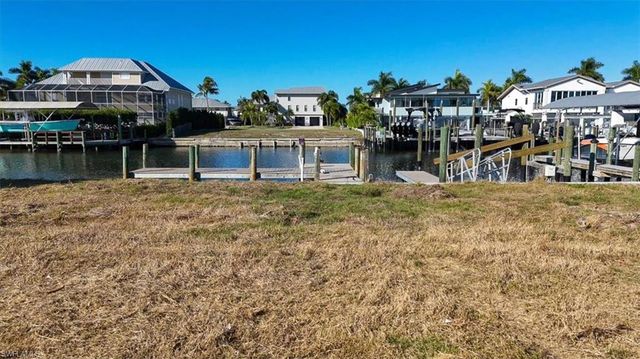 18164 Cutlass DR, Fort Myers Beach, FL 33931