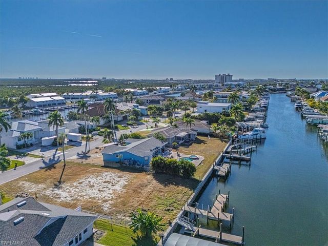 18164 Cutlass DR, Fort Myers Beach, FL 33931