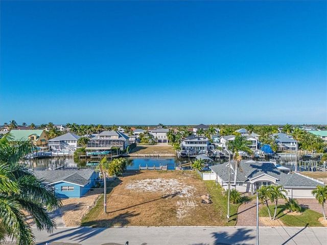 18164 Cutlass DR, Fort Myers Beach, FL 33931