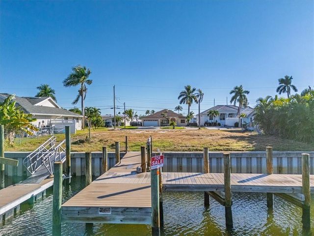 18164 Cutlass DR, Fort Myers Beach, FL 33931