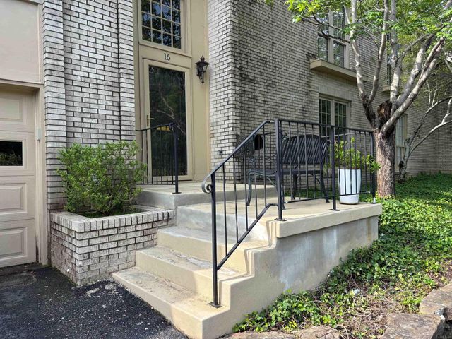 3901 Cedar Hill Road, #16, Little Rock, AR 72202