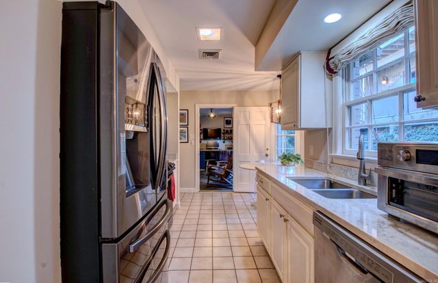 3901 Cedar Hill Road, #16, Little Rock, AR 72202