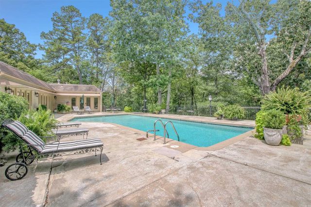 3901 Cedar Hill Road, #16, Little Rock, AR 72202