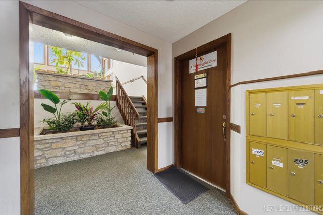 2000 Larkin Avenue 102, Elgin, IL 60123