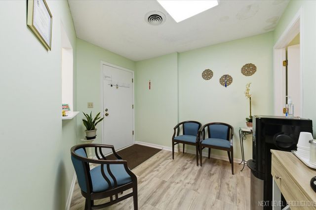 2000 Larkin Avenue 102, Elgin, IL 60123