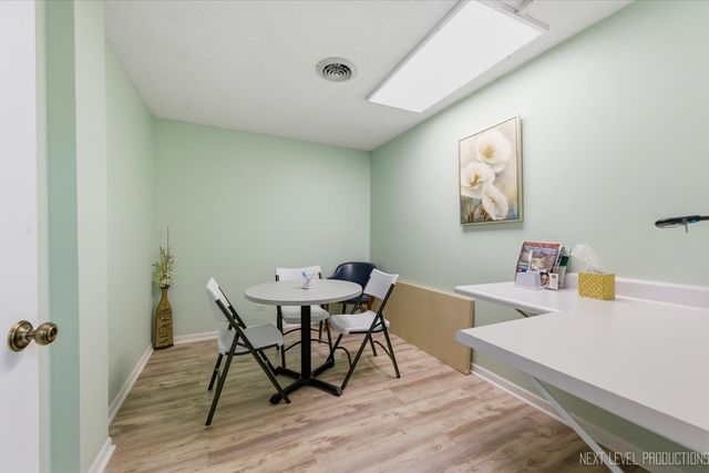 2000 Larkin Avenue 102, Elgin, IL 60123