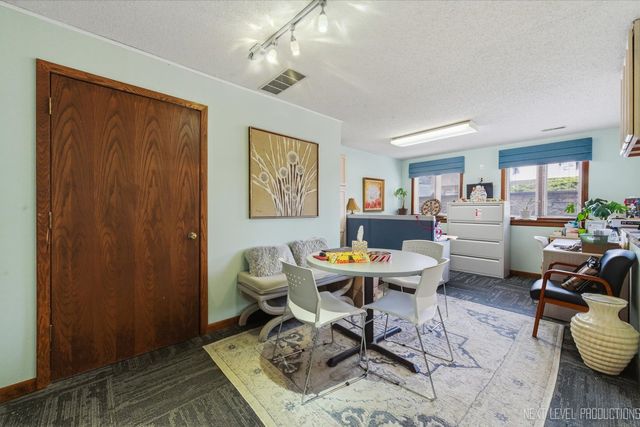 2000 Larkin Avenue 102, Elgin, IL 60123