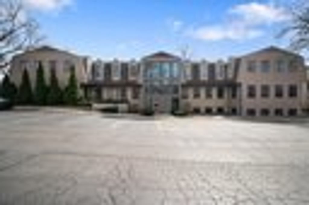 2000 Larkin Avenue 102, Elgin, IL 60123