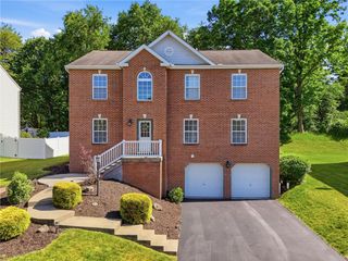 222 Macduff Ct, Richland, PA 15044