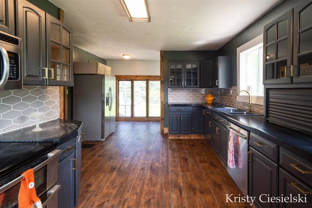 2162 S Stone Road, Fremont, MI 49412
