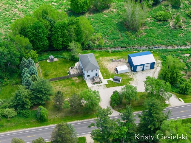 2162 S Stone Road, Fremont, MI 49412