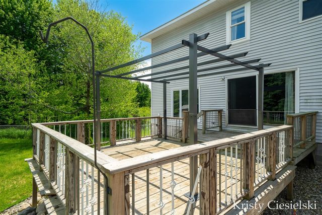 2162 S Stone Road, Fremont, MI 49412