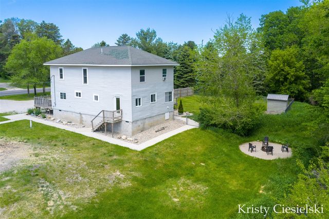 2162 S Stone Road, Fremont, MI 49412