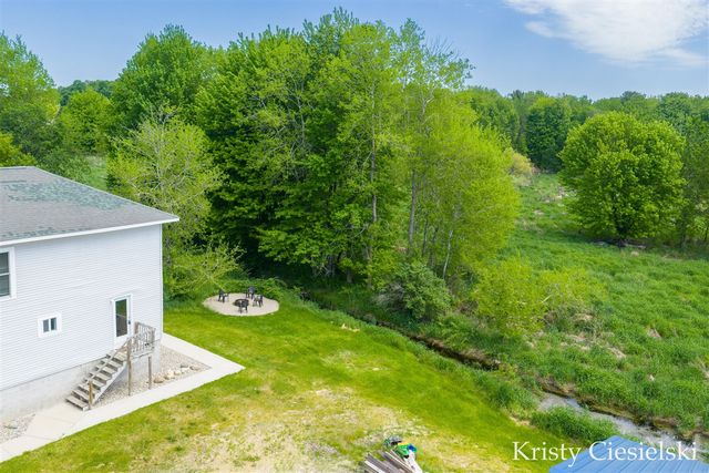2162 S Stone Road, Fremont, MI 49412