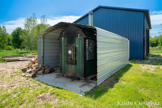 2162 S Stone Road, Fremont, MI 49412
