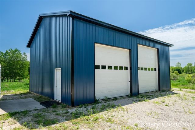 2162 S Stone Road, Fremont, MI 49412