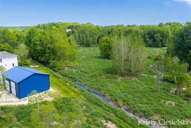 2162 S Stone Road, Fremont, MI 49412