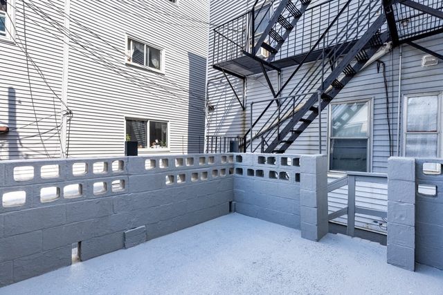 186 Marion 2, Boston, MA 02128