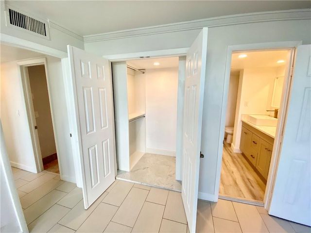1 Las Olas Circle 905, Fort Lauderdale, FL 33316