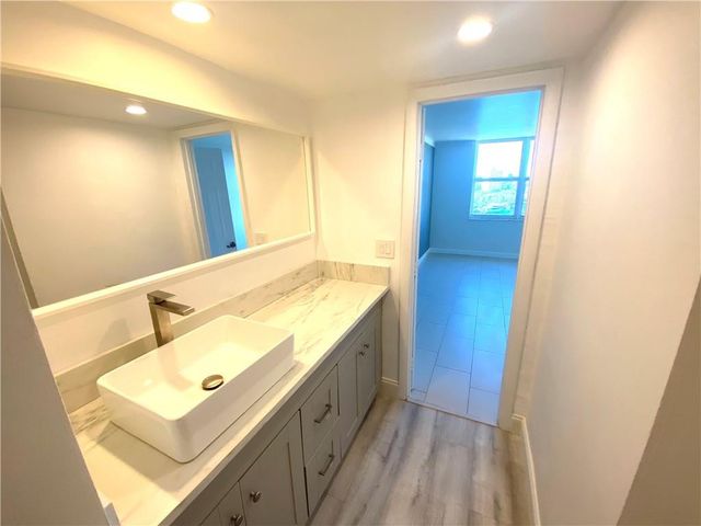 1 Las Olas Circle 905, Fort Lauderdale, FL 33316