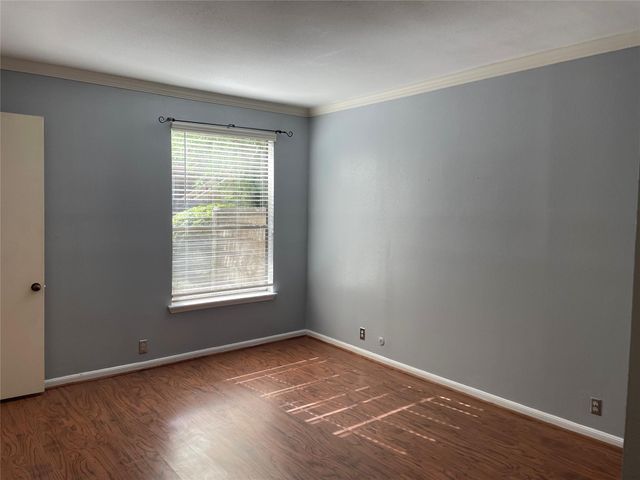 2829 Timmons Lane 215, Houston, TX 77027