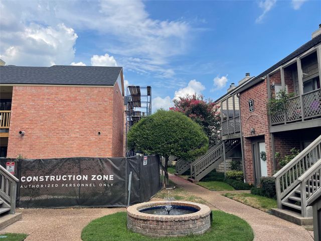 2829 Timmons Lane 215, Houston, TX 77027