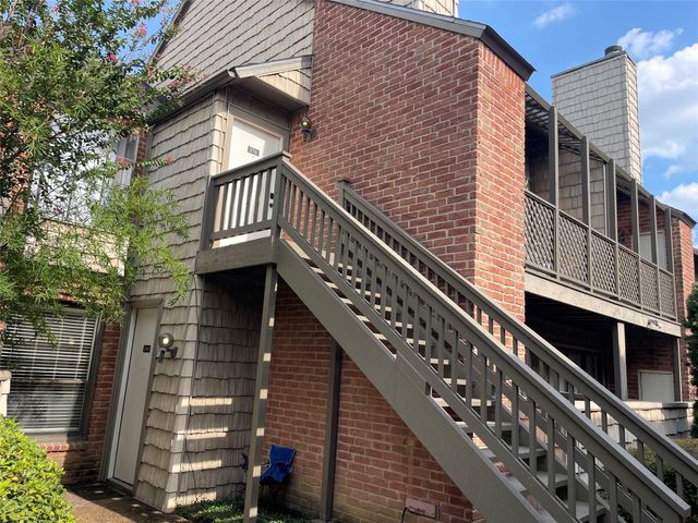 2829 Timmons Lane 215, Houston, TX 77027