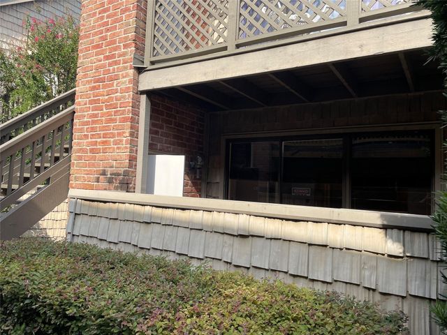 2829 Timmons Lane 215, Houston, TX 77027