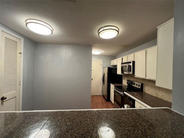 2829 Timmons Lane 215, Houston, TX 77027