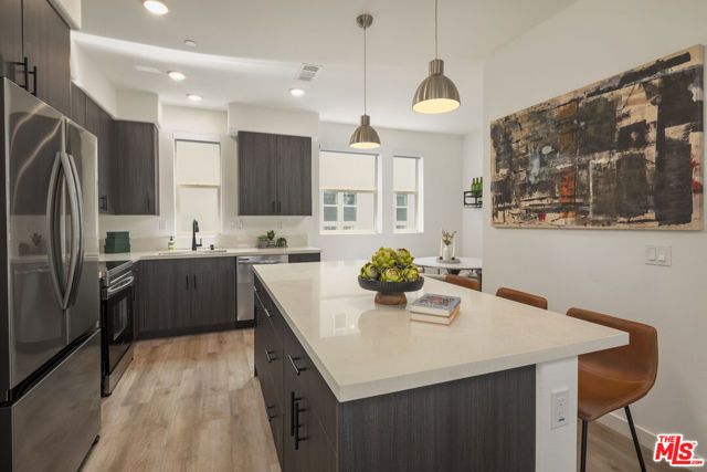 2716 N Cadence Way, Los Angeles, CA 90039