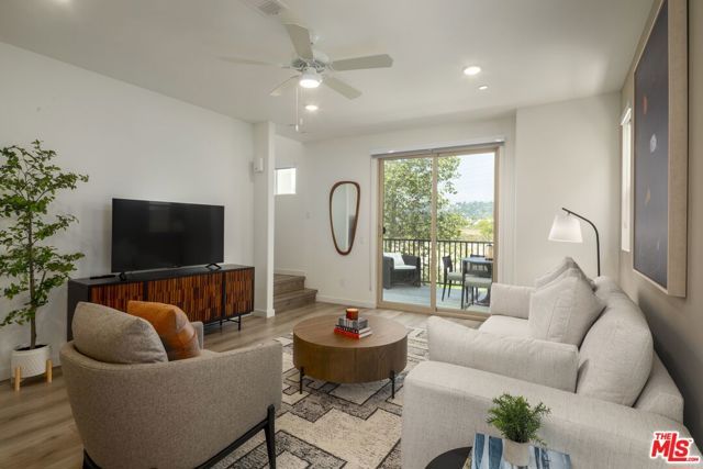 2716 N Cadence Way, Los Angeles, CA 90039