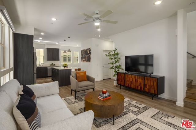 2716 N Cadence Way, Los Angeles, CA 90039