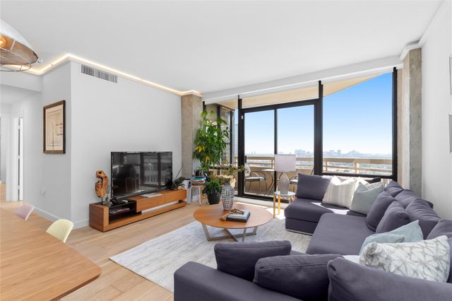 14 Greenway Plaza 23N, Houston, TX 77046