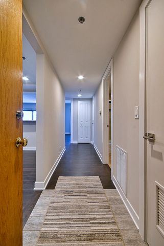 820 GRACELAND Avenue 505, Des Plaines, IL 60016