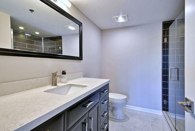 820 GRACELAND Avenue 505, Des Plaines, IL 60016