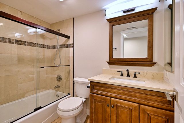 820 GRACELAND Avenue 505, Des Plaines, IL 60016