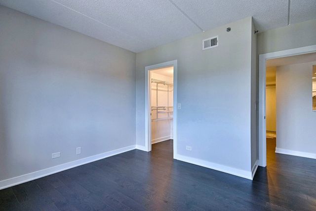 820 GRACELAND Avenue 505, Des Plaines, IL 60016