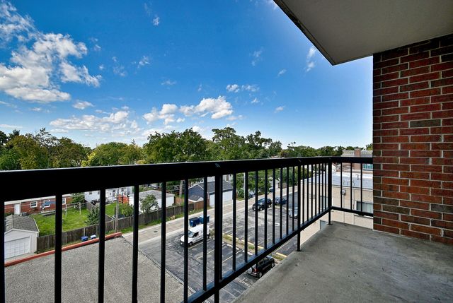 820 GRACELAND Avenue 505, Des Plaines, IL 60016