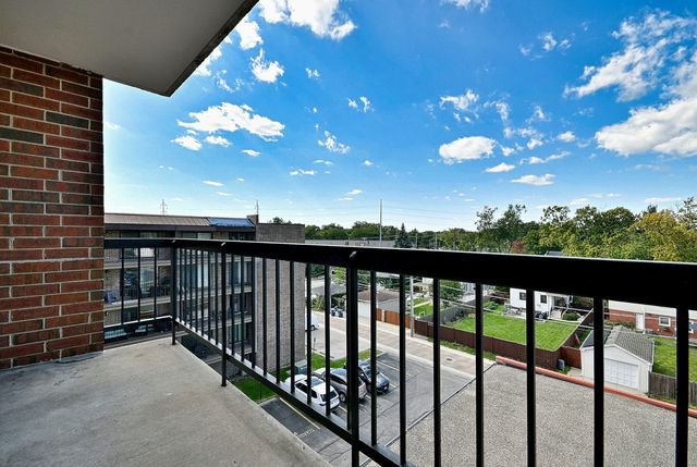 820 GRACELAND Avenue 505, Des Plaines, IL 60016