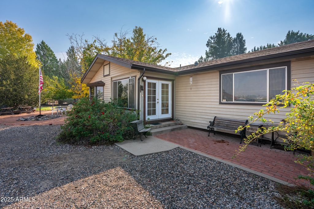 Image 2 of property listing at 3510 E Maybe Manana Way, Rimrock, AZ 86335