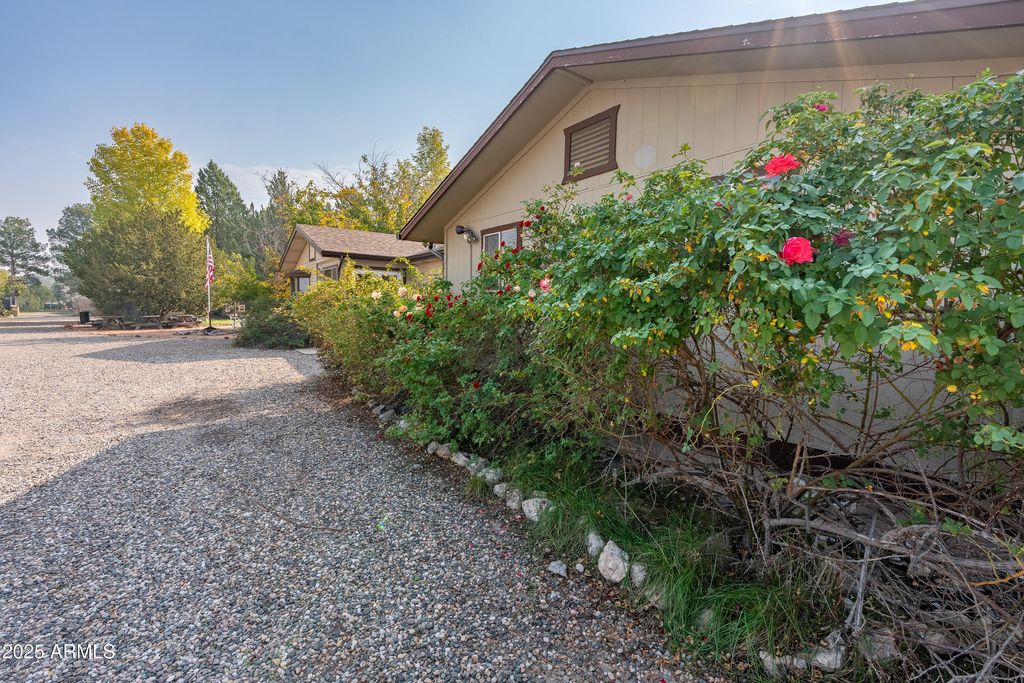 Image 24 of property listing at 3510 E Maybe Manana Way, Rimrock, AZ 86335