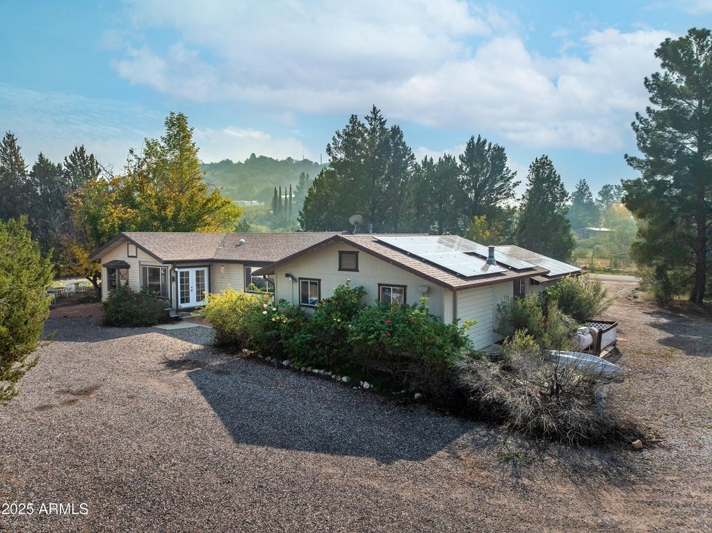 Image 4 of property listing at 3510 E Maybe Manana Way, Rimrock, AZ 86335