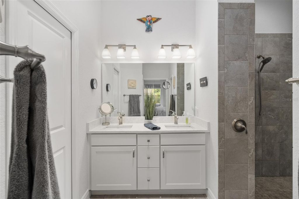 Image 21 of property listing at 4843 AUDREY MARIE COURT, Oxford, FL 34484