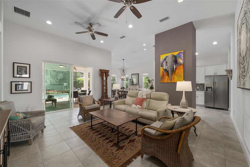Image 7 of property listing at 4843 AUDREY MARIE COURT, Oxford, FL 34484