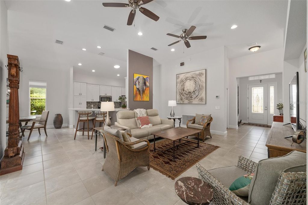 Image 8 of property listing at 4843 AUDREY MARIE COURT, Oxford, FL 34484